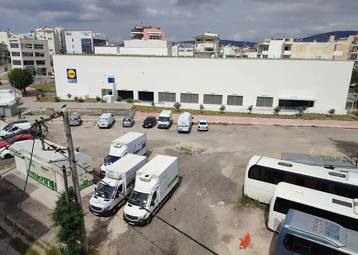 Cozy Apartment In Front Of The Park Athens Ilion